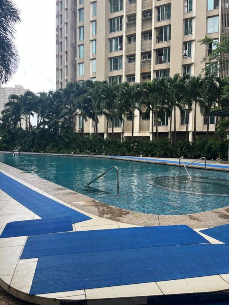 Swimming Pool, kalpataru-parkcity-sunrise 3 Bedroom 1000 Sq.Ft. Apartment In Kolshet Road Thane 10335962