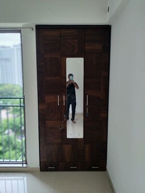 Furnished Amenities in 3 BHK Apartment at Kalpataru Parkcity Sunrise, Kolshet Road – for Rent