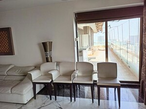 Living Room in 6 BHK Apartment at Oberoi Realty Sky Heights, Andheri West – for Sale