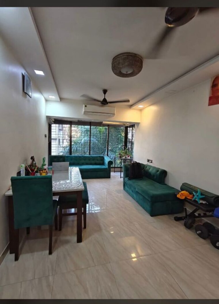 Living Room, seven bunglow 2 Bedroom 1000 Sq.Ft. Apartment In Seven Bunglow Mumbai 9465777