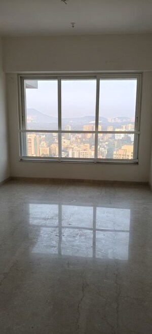 Study Room in 2.5 BHK Apartment at Kalpataru Radiance, Goregaon West – for Rent