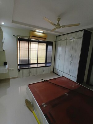 Room in 2 BHK Apartment at Lokhandwala Whispering Palms, Kandivali East – for Rent