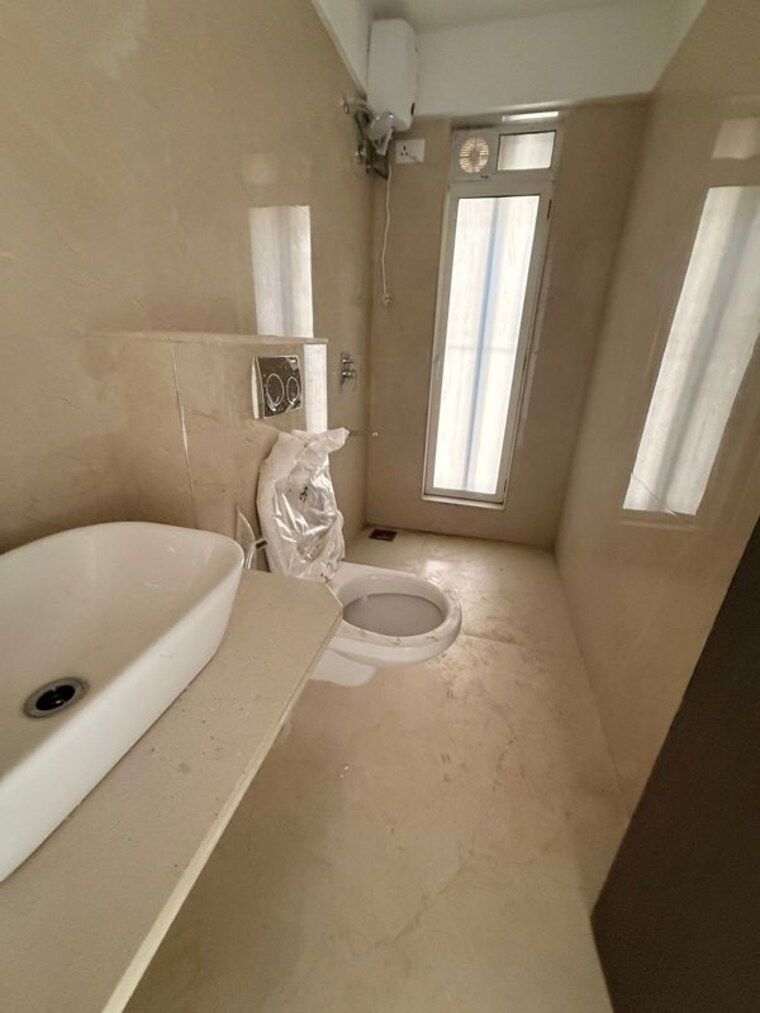 Bathroom, sweet-home 2 Bedroom 1000 Sq.Ft. Apartment In Juhu Mumbai 9291385