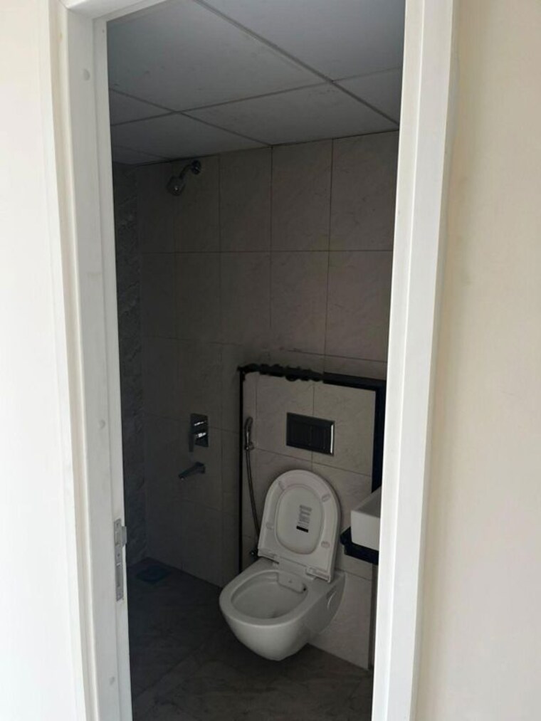 Bathroom, godrej-green-vistas 1 Bedroom 608 Sq.Ft. Apartment In Mahalunge Pune 10336015