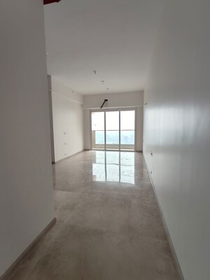 Room in 3 BHK Apartment at Kalpataru Radiance, Goregaon West – for Rent