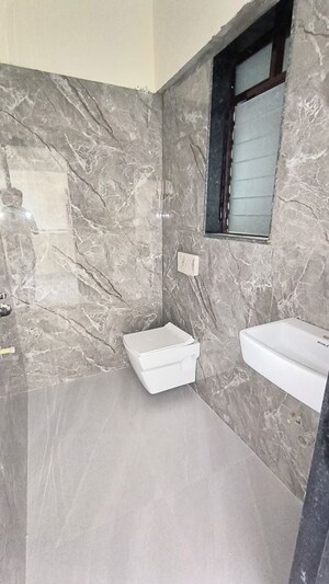 Bathroom in 1.5 BHK Apartment at Dadar West – for Rent