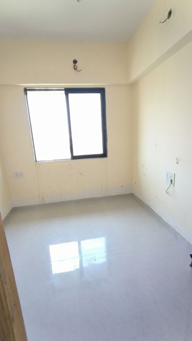 Room, dadar west 1.5 Bedroom 525 Sq.Ft. Apartment In Dadar West Mumbai 10336046