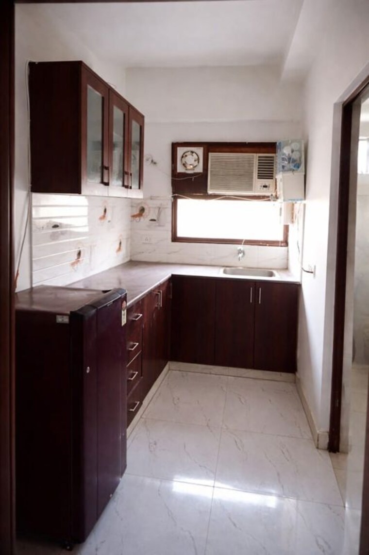 Kitchen, sector 76 3 Bedroom 3550 Sq.Ft. Builder Floor In Sector 76 Noida 10336078