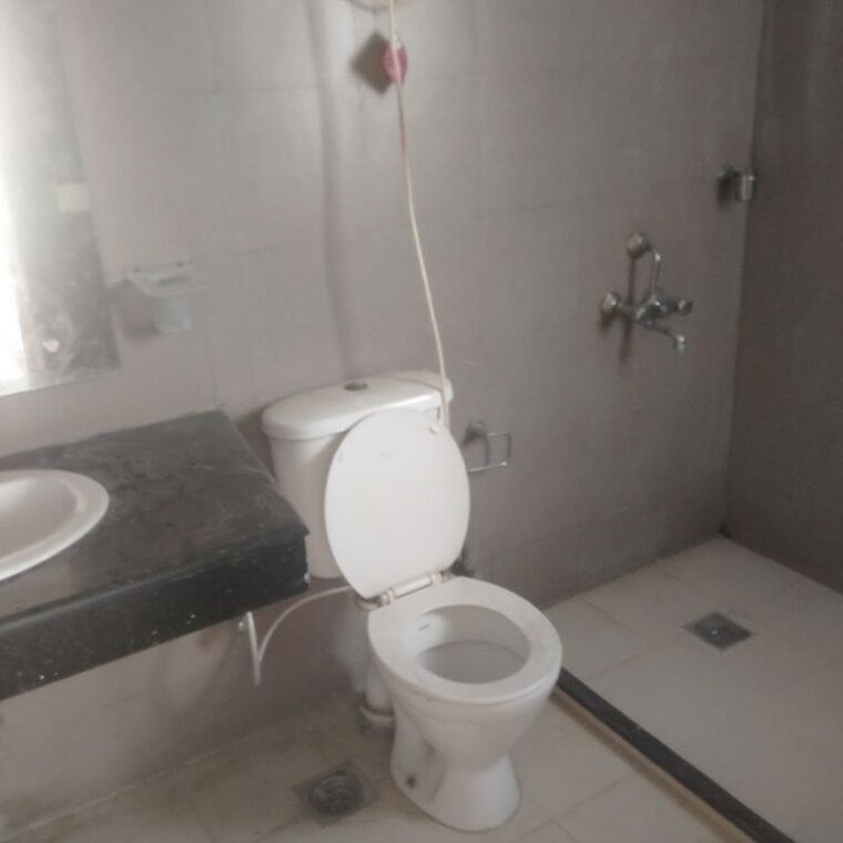 Bathroom, suncity-essel-tower 2 Bedroom 1086 Sq.Ft. Apartment In Sector 28 Gurgaon 10336091