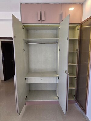 Room in 3 BHK Apartment at Tashee Capital Gateway, Sector 111 – for Rent