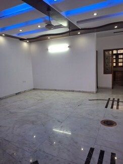 3 BHK + Pooja Room,Study Room Apartment For Rent in DLF Capital Greens Phase I And II
