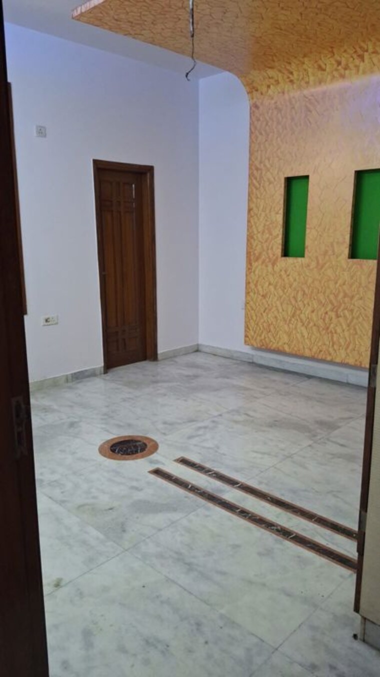 Bedroom, dlf-capital-greens-phase-i-and-ii 3 Bedroom 1700 Sq.Ft. Apartment In Moti Nagar Delhi 10336200