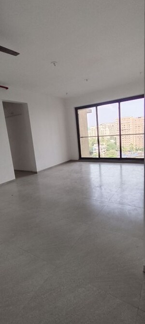 Room in 2 BHK Apartment at Amann Heritage, Andheri West – for Rent