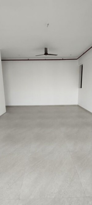 Room in 2 BHK Apartment at Amann Heritage, Andheri West – for Rent