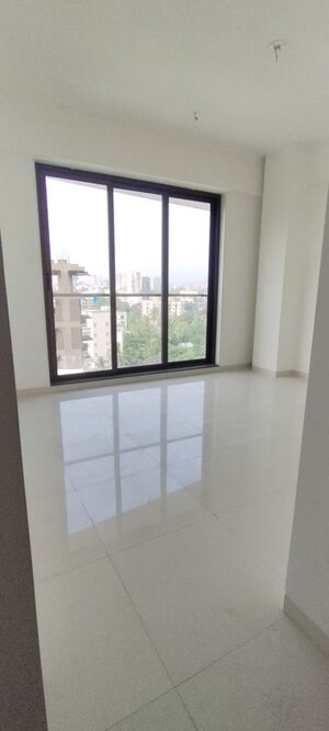 Room in 2 BHK Apartment at Amann Heritage, Andheri West – for Rent
