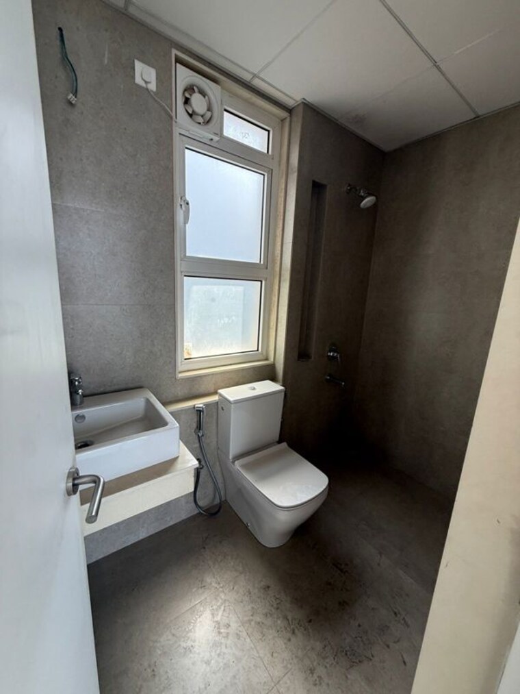 Bathroom, tata-serein 2 Bedroom 970 Sq.Ft. Apartment In Pokhran Road No Two Thane 10336181
