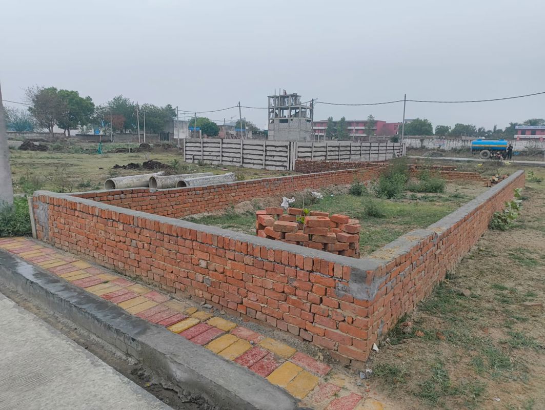 Plot For Sale in Wave City