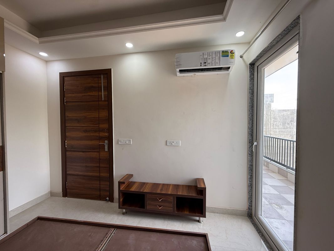 2 BHK Builder Floor For Rent in Sector 52