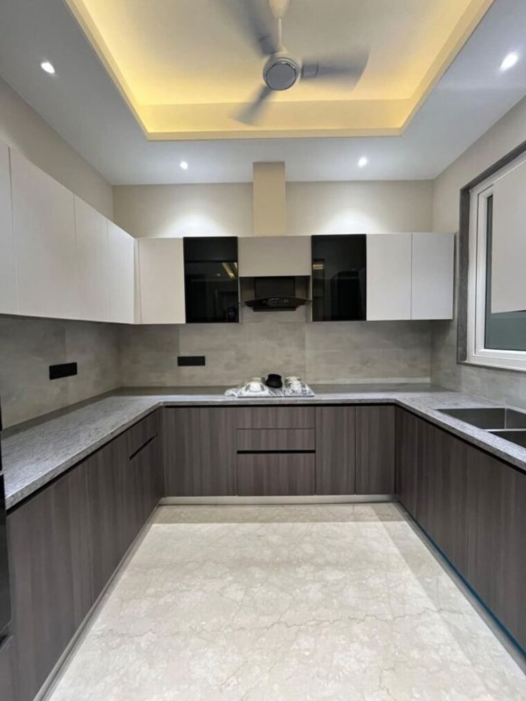Kitchen, dlf-capital-greens-phase-i-and-ii 3 Bedroom 1750 Sq.Ft. Apartment In Moti Nagar Delhi 10336230