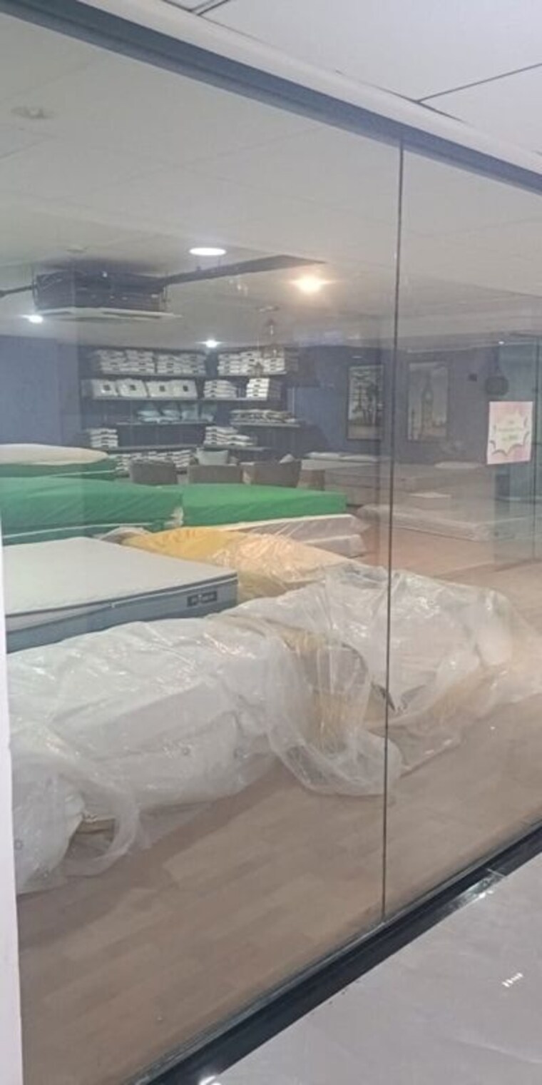  Parking, kokapet Commercial Office Space 1800 Sq.Ft. In Kokapet Hyderabad 10336117