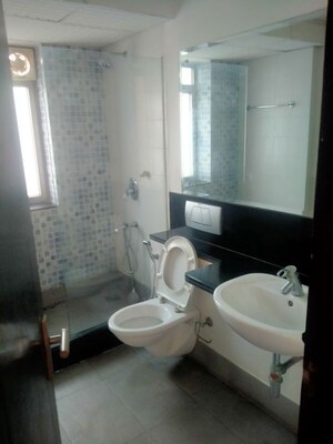 Bathroom in 3 BHK Apartment at DLF Silver Oaks, Sector 26 – for Sale