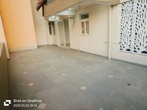 Room in 3 BHK Apartment at Pareena Coban Residences, Sector 99a – for Rent