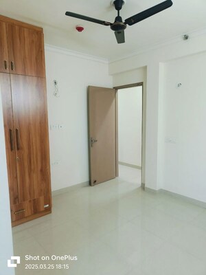 Room in 3 BHK Apartment at Pareena Coban Residences, Sector 99a – for Rent