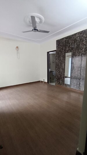 Room in 2 BHK Apartment at Saviour Park, Mohan Nagar – for Rent