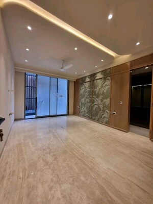 Room in 3 BHK Apartment at Saket – for Rent