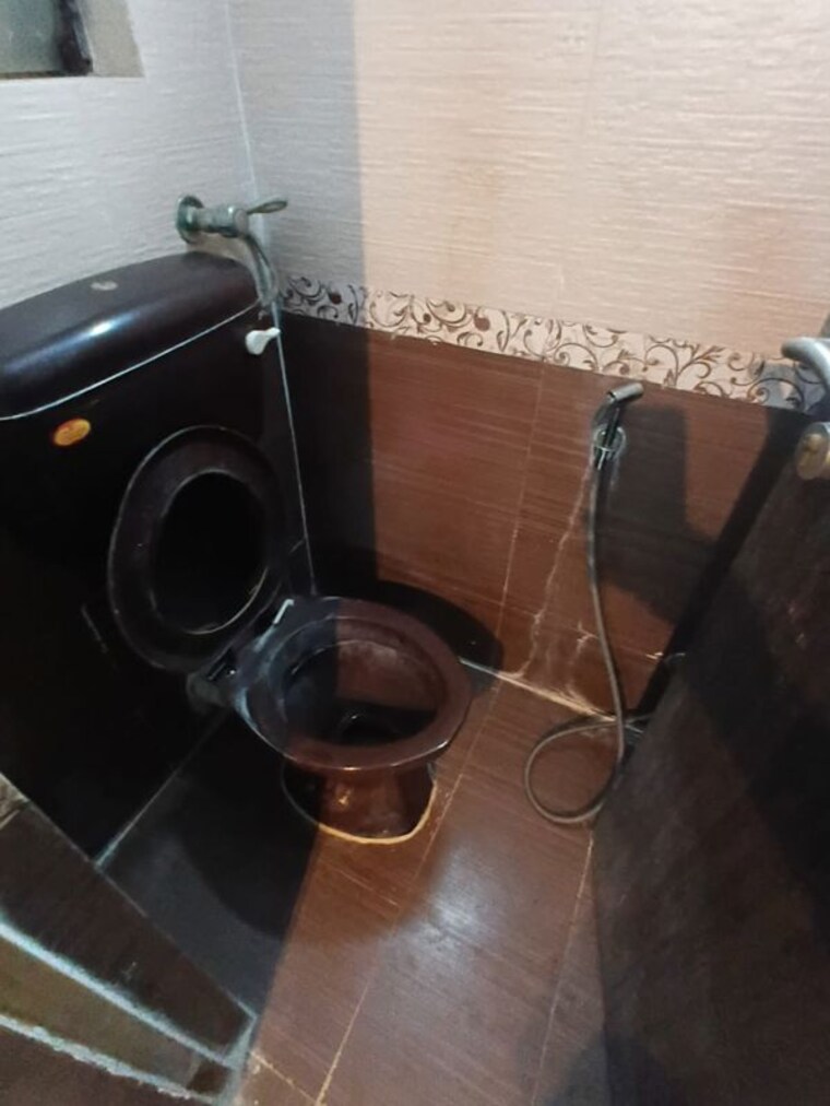 Bathroom, green-hills 1 Bedroom 400 Sq.Ft. Apartment In Kandivali East Mumbai 10336412