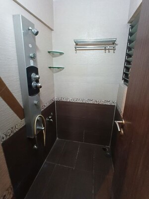 Furnished Amenities in 1 BHK Apartment at Green Hills, Kandivali East – for Rent