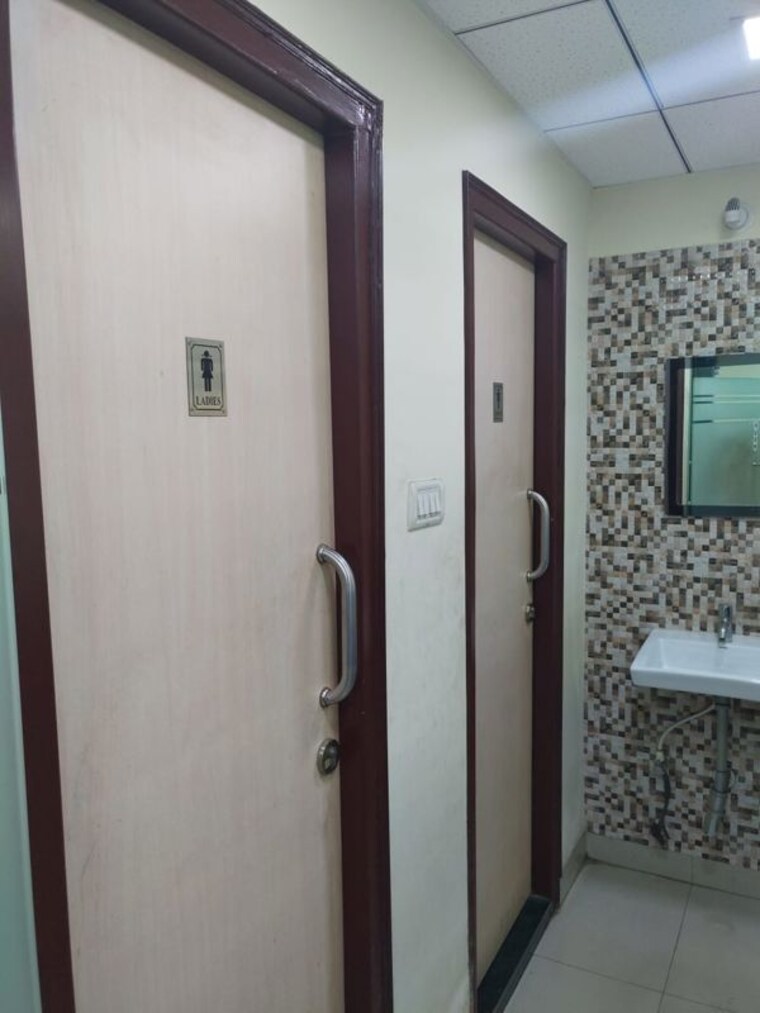 undefined, sector v Commercial Office Space 1500 Sq.Ft. In Sector V Kolkata 10336438