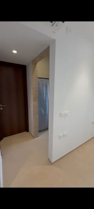 Furnished Amenities in 1 BHK Apartment at Hiranandani Highland, Powai – for Sale