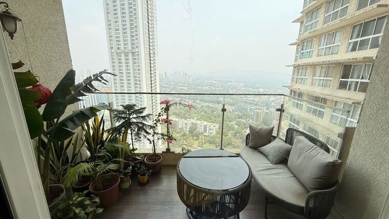 Team Area, rustomjee-seasons 3 Bedroom 1516 Sq.Ft. Apartment In Bandra East Mumbai 10336474