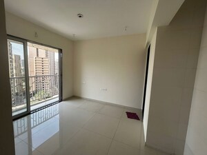 Room in 1 BHK Apartment at Metropolis Bayside, Kasarvadavali – for Rent
