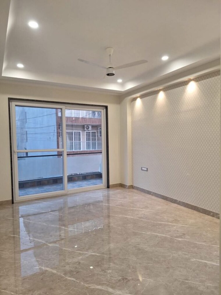 Room, freedom fighters enclave 2 Bedroom 900 Sq.Ft. Apartment In Freedom Fighters Enclave Delhi 10336492