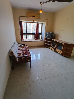 2 BHK Apartment For Rent in Green Hills, Kandivali East
