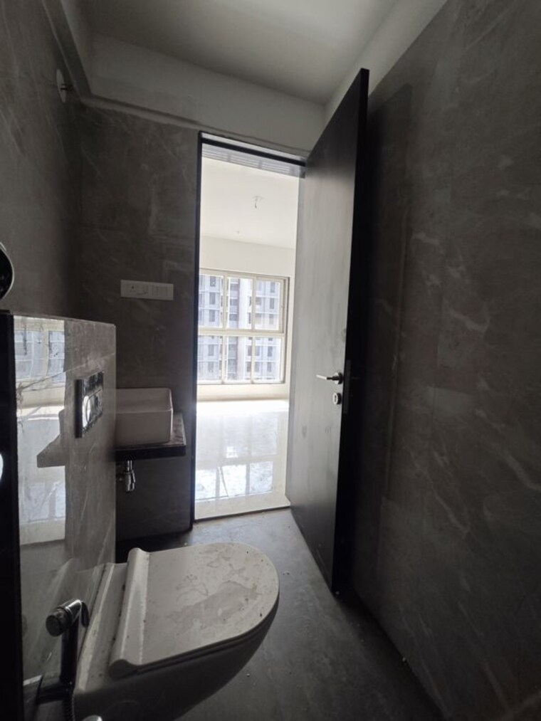 Bathroom, mulund west 2 Bedroom 717 Sq.Ft. Apartment In Mulund West Mumbai 10336501