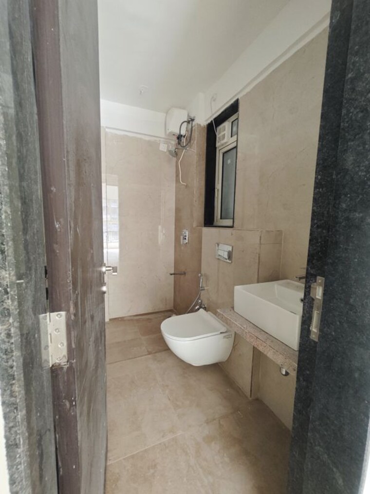Bathroom, mulund west 2 Bedroom 717 Sq.Ft. Apartment In Mulund West Mumbai 10336501