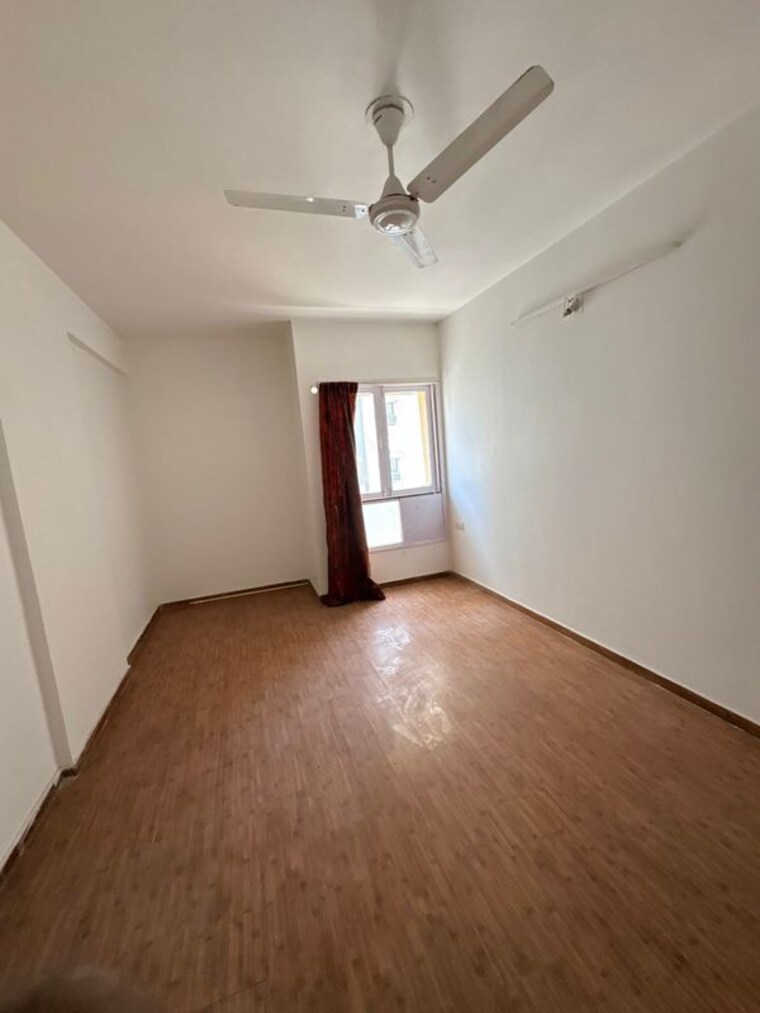 Room, prahlad nagar 3 Bedroom 1500 Sq.Ft. Apartment In Prahlad Nagar Ahmedabad 10336499