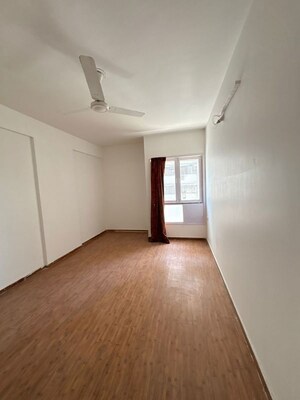 Room in 3 BHK Apartment at Prahlad Nagar – for Rent