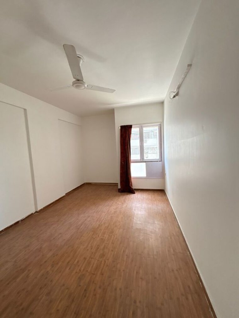 Room, prahlad nagar 3 Bedroom 1500 Sq.Ft. Apartment In Prahlad Nagar Ahmedabad 10336499