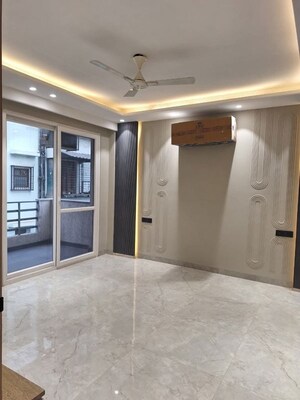 Room in 3 BHK Apartment at Saket – for Rent