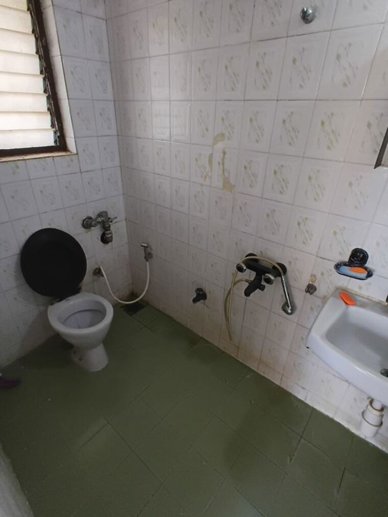 Bathroom, lokhandwala-whispering-palms 3 Bedroom 846 Sq.Ft. Apartment In Kandivali East Mumbai 10336527