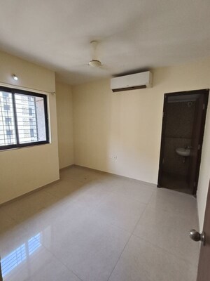 Room in 1 BHK Apartment at Lodha Downtown, Dombivli East – for Rent