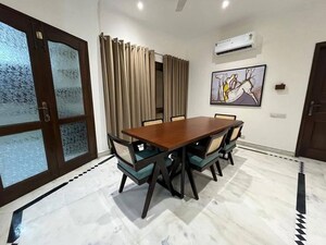 Team Area in 2 BHK Apartment at Saket – for Rent