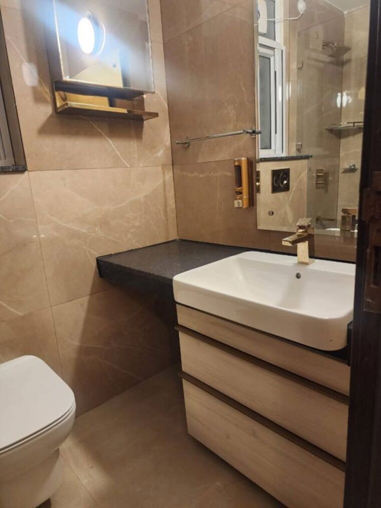 Bathroom, saket 2 Bedroom 800 Sq.Ft. Apartment In Saket Delhi 10336540