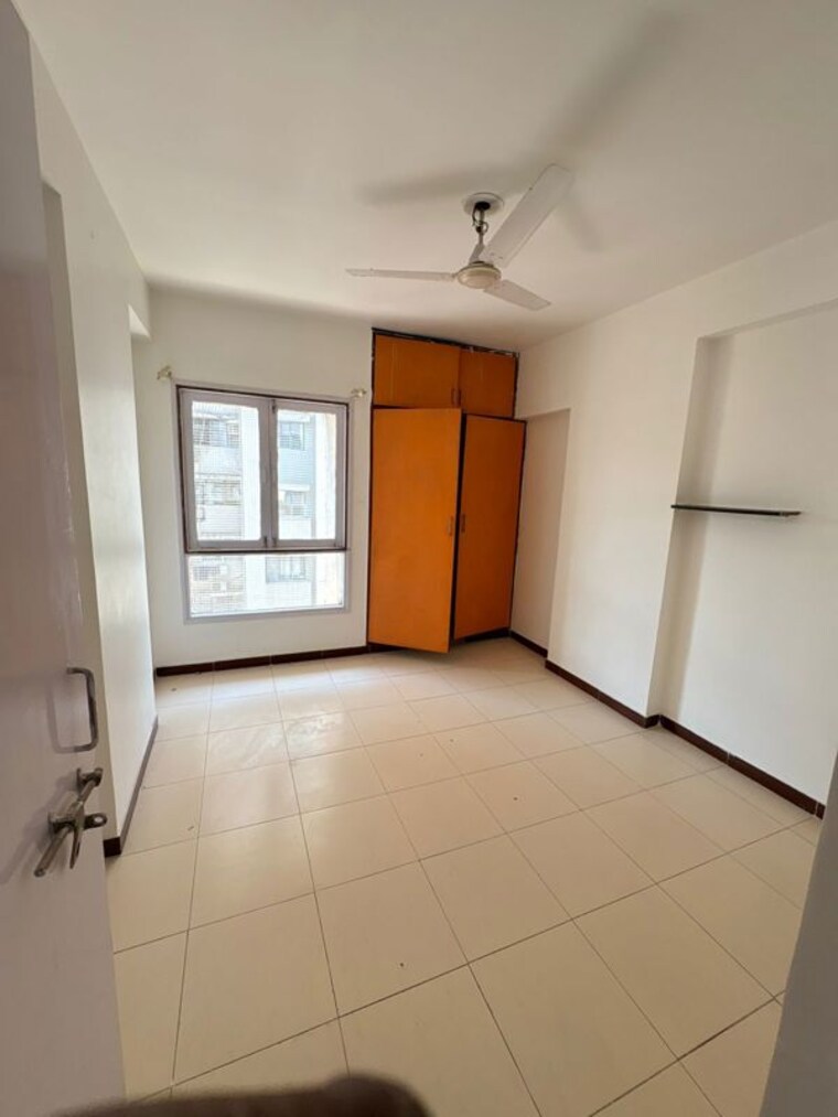 Room, prahlad nagar 3 Bedroom 1500 Sq.Ft. Apartment In Prahlad Nagar Ahmedabad 10336531