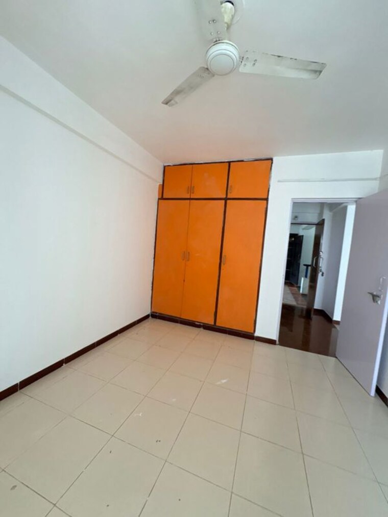 Room, prahlad nagar 3 Bedroom 1500 Sq.Ft. Apartment In Prahlad Nagar Ahmedabad 10336531