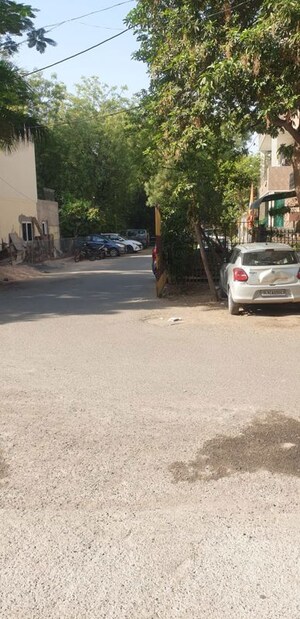 Parking in 2 BHK Builder Floor at Palam Vihar Residents Association, Palam Vihar – for Rent
